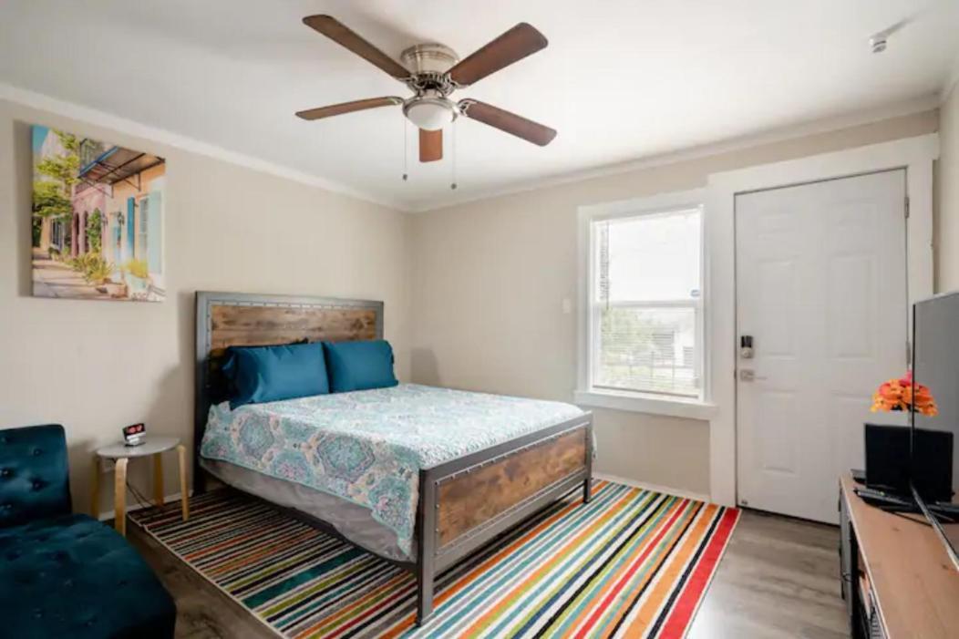 Appartamento Cozy Studio In The Downtown/Montrose Area Houston Esterno foto