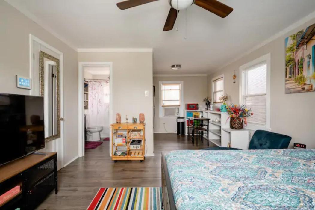 Appartamento Cozy Studio In The Downtown/Montrose Area Houston Esterno foto